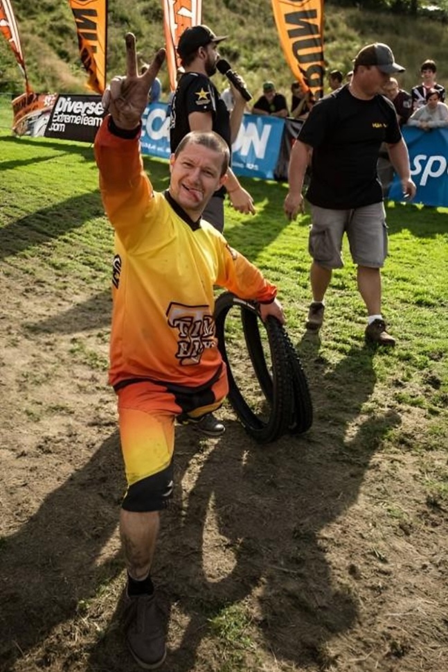 Młociu wygrywa w DH